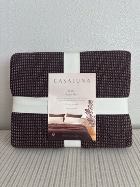 NWT Full/Queen Textured Waffle Coverlet Dark Fig - Casaluna
